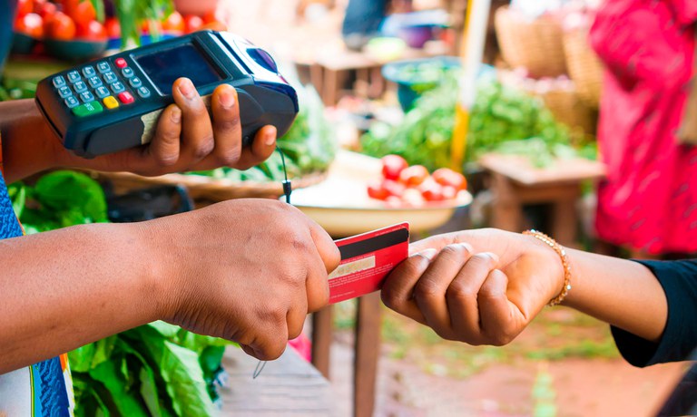 VALE ALIMENTAÇÃO: DIREITO OU BENEFÍCIO?